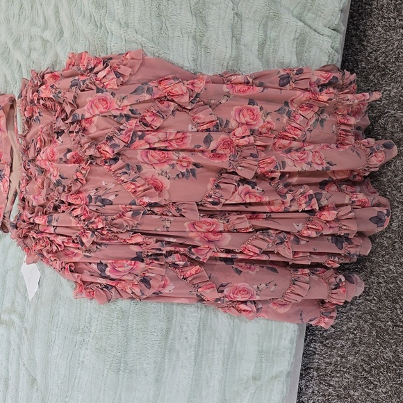 MAC DUGGAL Ruffled Cut Out Cap Sleeve V Neck Gown - Picture 9 of 9